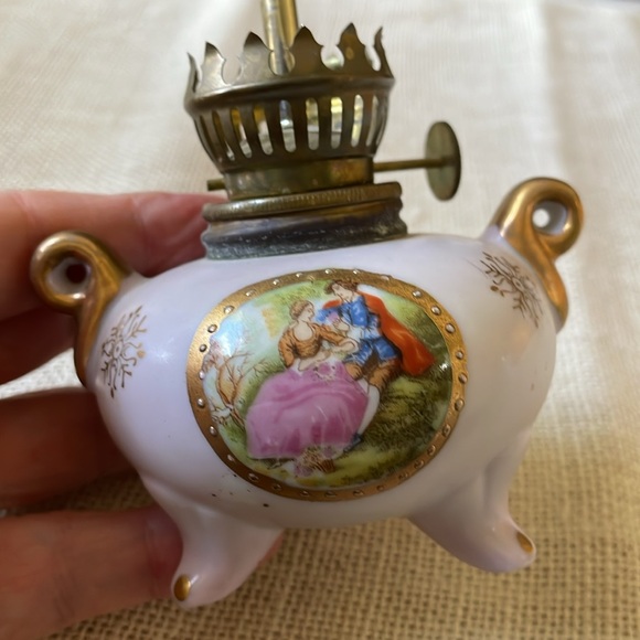 VTG porcelain romantic scene mini oil lamp 4” tall - Picture 8 of 8
